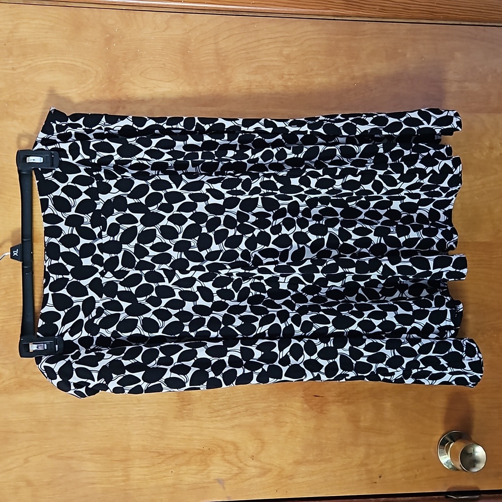 Black and Cream Swing Skirt
